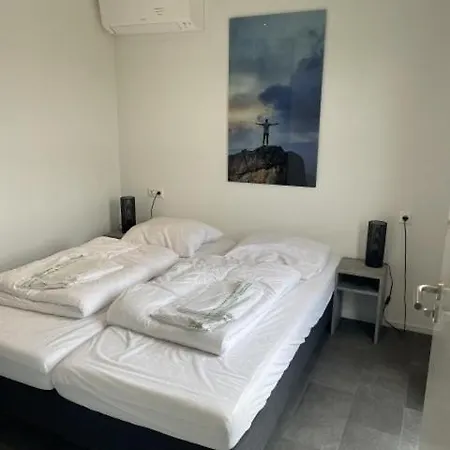 Enkhuizer Ijsselmeerblick Zweite Reihe Mit Zaun Haus Nr 221