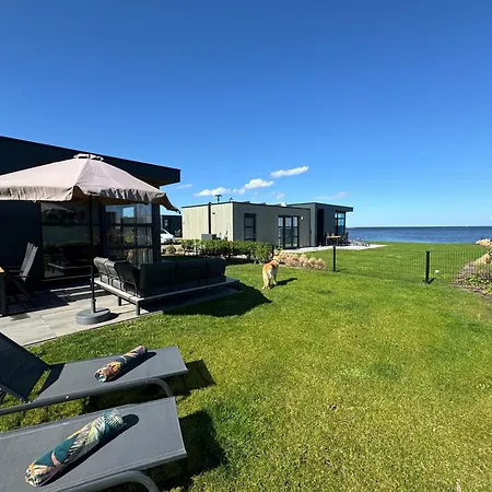 Enkhuizer Ijsselmeerblick Zweite Reihe Mit Zaun Haus Nr 221 Holiday home Enkhuizen