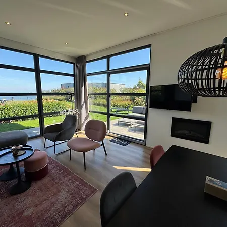 Enkhuizer Ijsselmeerblick Zweite Reihe Mit Zaun Haus Nr 221 *